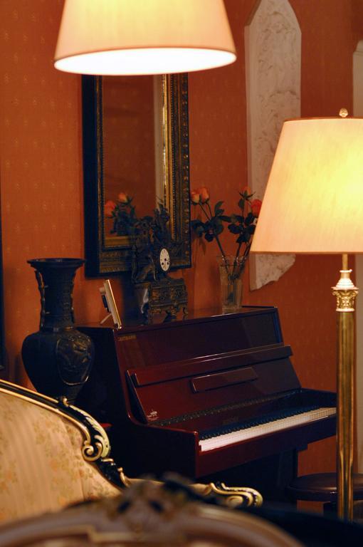 Residenza Frattina Roma